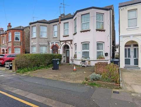 Property for sale in Beal Road Ilford IG1 Placebuzz