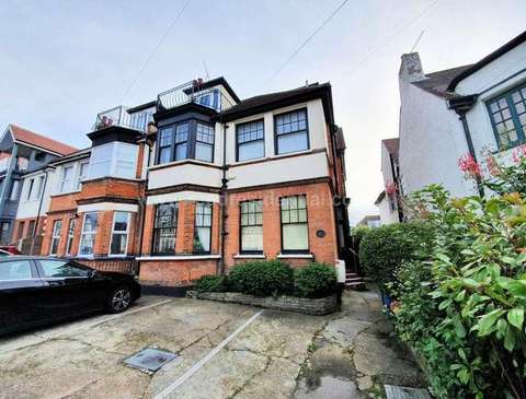 3 bedroom terraced house for sale in Valkyrie Road, Westcliff-on-sea, SS0