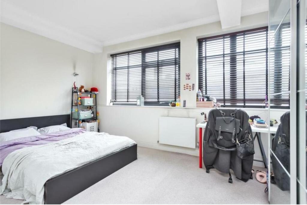 4 bedroom flat to rent - document