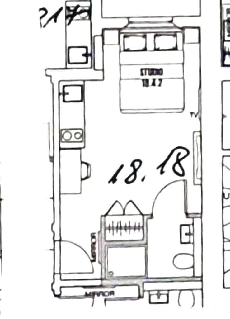 Studio flat to rent - floorplan