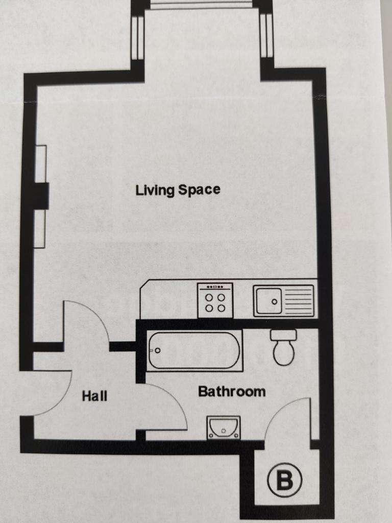 Studio flat to rent - floorplan